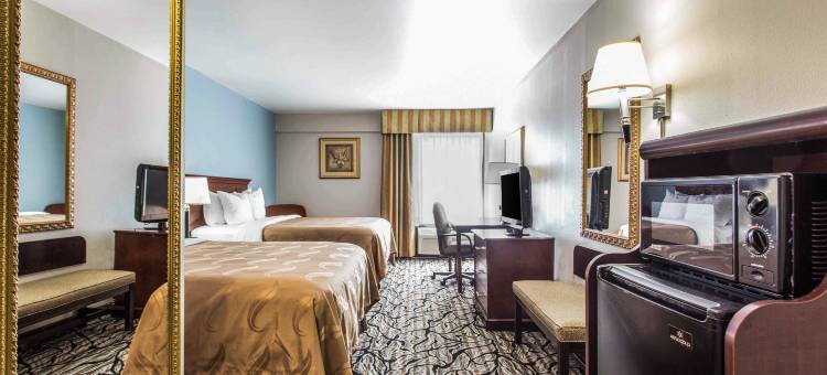 品质酒店福特米尔 靠近卡罗温兹大道(Quality Inn Fort Mill Near Carowinds Blvd)图片