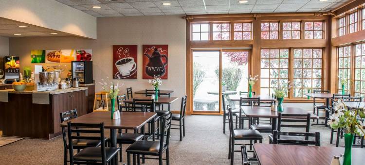 匹兹堡机场凯艺酒店(Quality Inn Pittsburgh Airport)图片