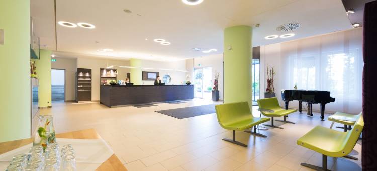 纽伦堡市沃德赛诺维娜酒店(Novina Hotel Woehrdersee Nuernberg City)图片