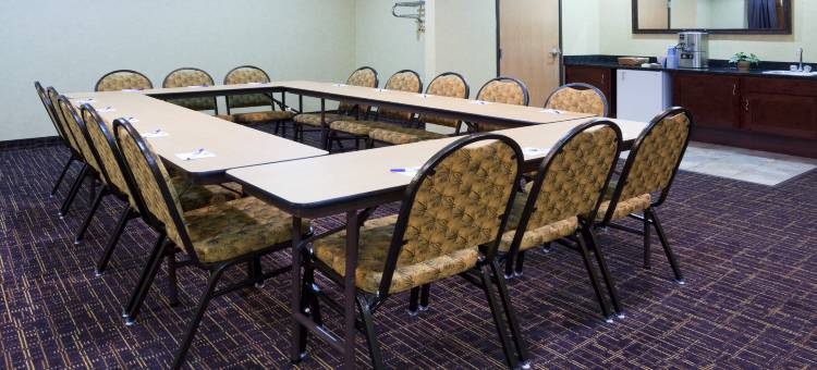 Holiday Inn Express 砍伐(麦迪逊区)(Holiday Inn Express Deforest (Madison Area))图片