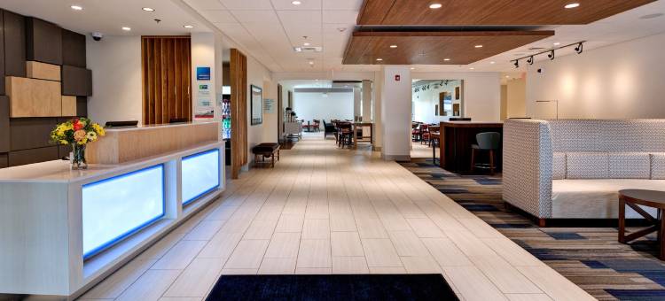 大本德智选假日酒店(Holiday Inn Express & Suites Great Bend)图片