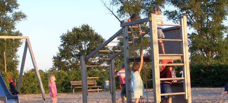 乌埃克尔明德湖城假日公园酒店(Lagunenstadt Ueckermünde AG)图片