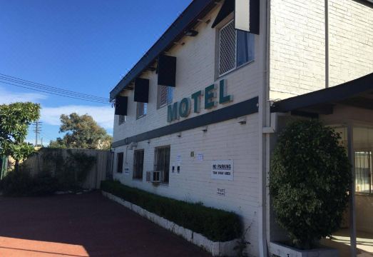 Westside Motor Inn Hotel Overview