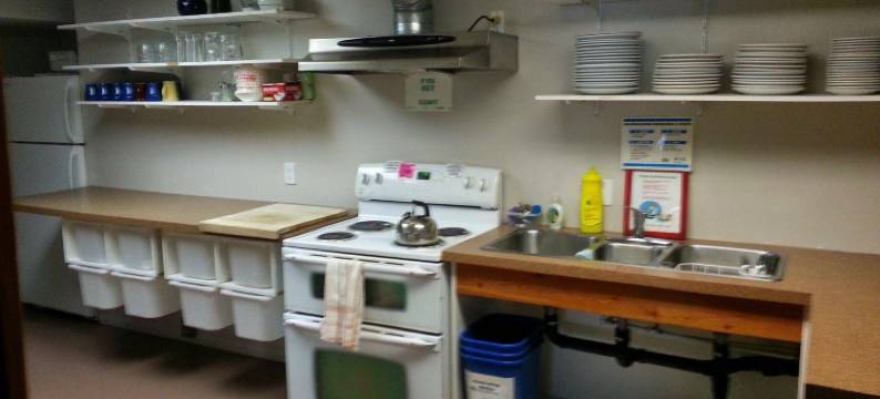 贝斯坎普黄金郊外小屋(Basecamp Lodge Golden)图片