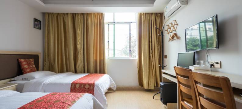 深圳皇瀚时尚宾馆(竹坑科目三考场店)图片