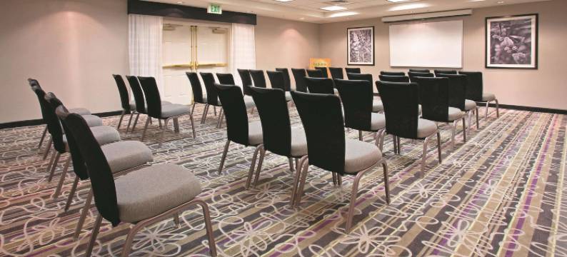 迈措沃迷信泉拉昆塔温德姆套房酒店(La Quinta Inn & Suites by Wyndham Mesa Superstition Springs)图片