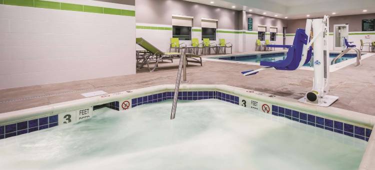 拉昆塔温德姆酒店套房克利夫顿公园/萨拉托加地区(La Quinta Inn & Suites by Wyndham Clifton Park/Saratoga Area)图片