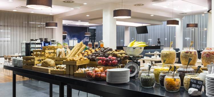 布拉格机场万怡酒店(Courtyard by Marriott Prague Airport)图片