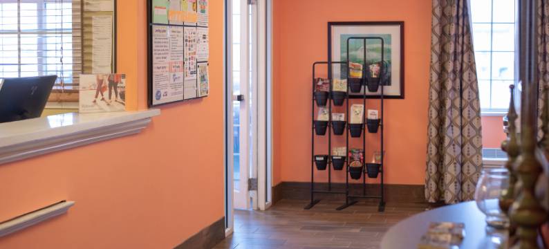 匹茨堡机场索尼斯塔简单套房酒店(Sonesta Simply Suites Pittsburgh Airport)图片