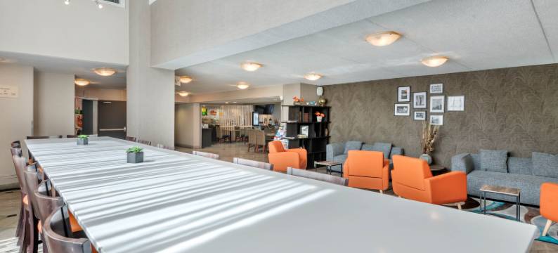 品质酒店及套房(Quality Inn & Suites 5585 Ambler Drive Mississauga Ontario)图片