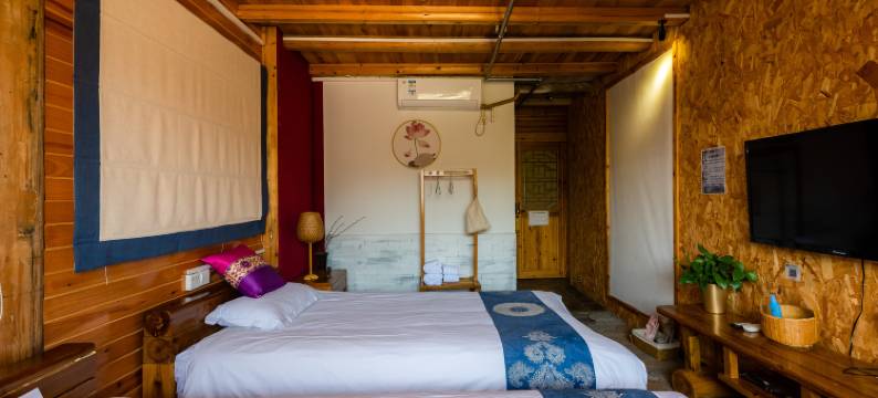 陌上花开·VG天空之境全景美宿(西江千户苗寨观景台店)图片