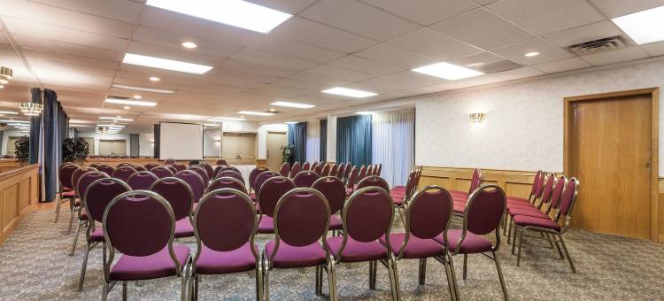 高贵林华美达酒店(Ramada by Wyndham Coquitlam)图片