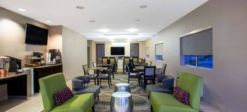 林肯拉昆塔温德姆酒店(La Quinta Inn by Wyndham Lincoln)图片