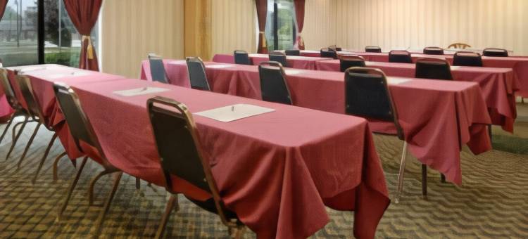 罗穆勒斯底特律机场美洲最佳价值酒店(Americas Best Value Inn Romulus Detroit Airport)图片