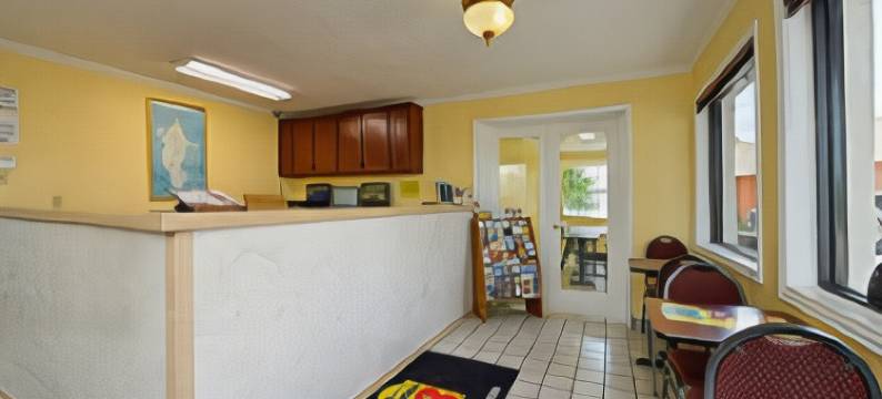 坦佩尔南布鲁斯将军温德姆速 8 酒店(Super 8 by Wyndham Temple S. General Bruce)图片