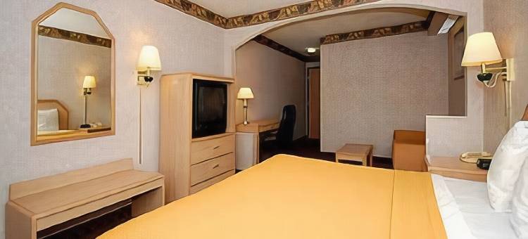 红狮酒店及套房蓝泉城(Red Lion Inn & Suites Blue Springs)图片