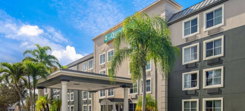 那不勒斯东I-75拉昆塔温德姆套房酒店(La Quinta Inn & Suites by Wyndham Naples East (I-75))图片