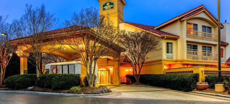 罗利达勒姆机场拉昆塔温德姆套房酒店(La Quinta Inn & Suites by Wyndham Raleigh Durham Airport)图片