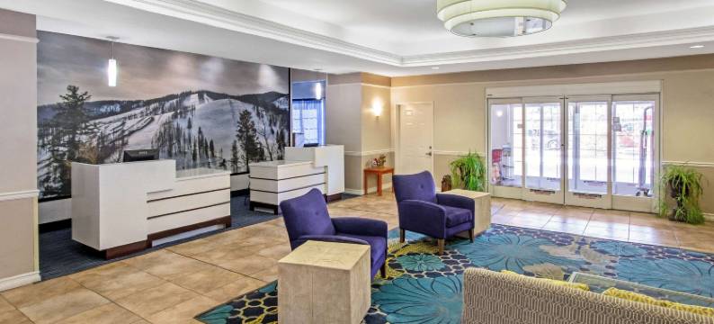 鲁伊多索唐斯拉昆塔温德姆套房酒店(La Quinta Inn & Suites by Wyndham Ruidoso Downs)图片