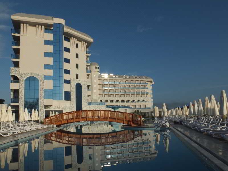 waterside resort & spa 5 *