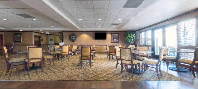 Big Country Hotel & Suites, SureStay Collection by BW图片