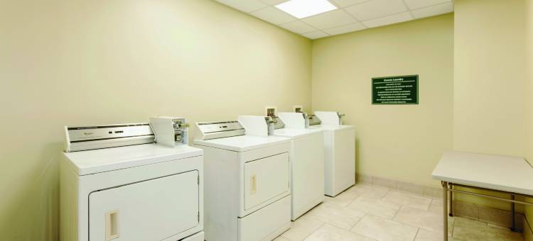 拉昆塔温德姆酒店套房PCB海滨棕榈(La Quinta by Wyndham PCB Coastal Palms)图片