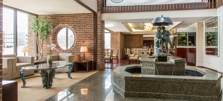 芝加哥绍姆堡品质酒店-靠近购物中心(Quality Inn Schaumburg - Chicago Near the Mall)图片