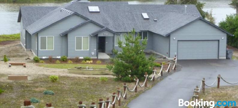 Gearhart Lakefront Vacation Rental图片