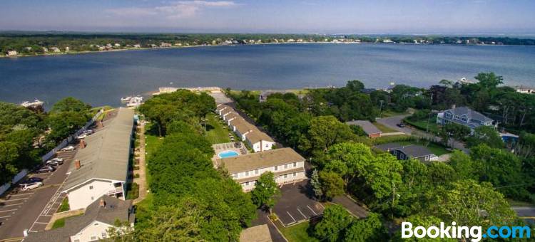 克罗尼尔海岸汽车旅馆(Colonial Shores Resort)图片
