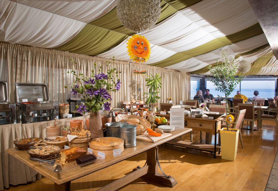 Marin HotelHotel Overview