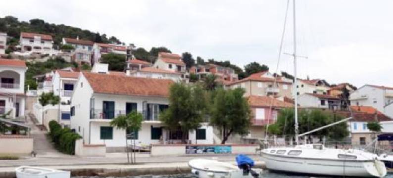 Waterfront Apartments图片