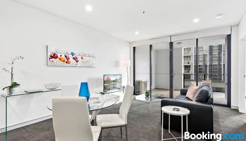 Astra Apartments Wollongong Cbd Hotel Reviews And Room Rates Select Room
