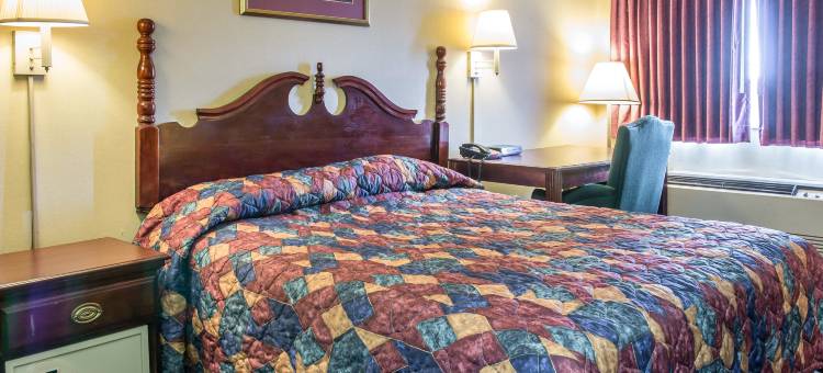 皮托斯基温德姆速8酒店(Super 8 by Wyndham Petoskey)图片