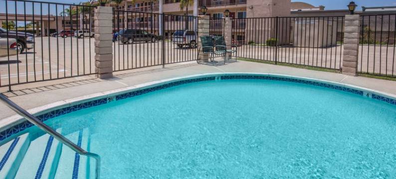 安大略机场戴斯酒店(Days Inn by Wyndham Ontario Airport)图片