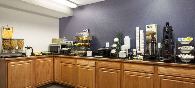 路易斯维尔东部麦客达温德姆酒店(Microtel Inn & Suites by Wyndham Louisville East)图片