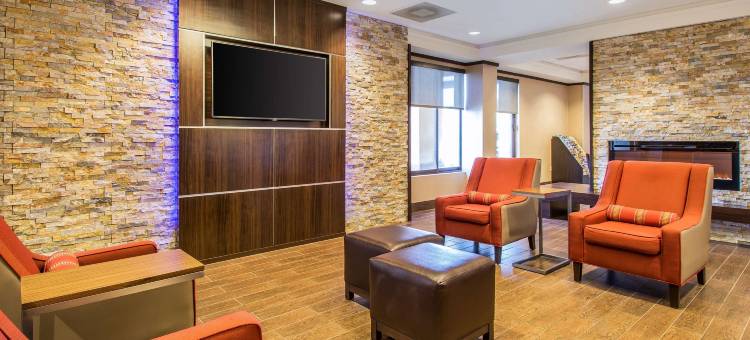 基西米舒适套房酒店-靠近公园(Comfort Inn & Suites Kissimmee by the Parks)图片