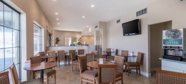 布卢明顿品质酒店-近大学(Quality Inn Bloomington Near University)图片