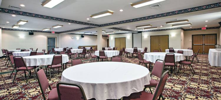 奥本呗盟套房酒店(Baymont by Wyndham Auburn)图片