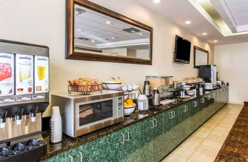 Comfort Inn And Suites Shawnee Hotel Reviews And Room Rates