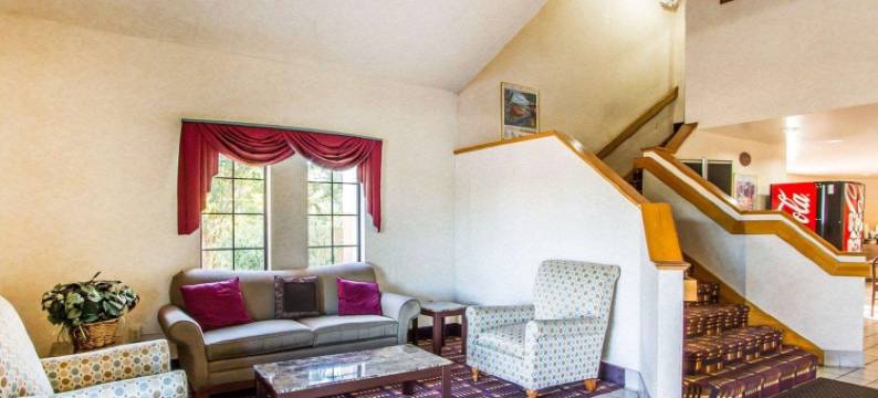 美国路孟菲斯I 240镇屋经典旅馆(Classic Inn by Townhouse American Way Memphis I 240)图片