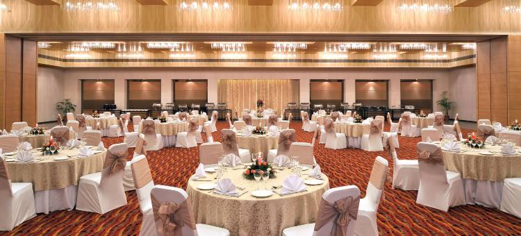 洛纳瓦拉萨诺瓦波蒂酒店(Sarovar Portico Lonavala)图片