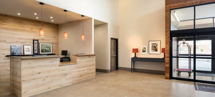 西本德丽怡酒店(Country Inn & Suites by Radisson, West Bend, WI)图片