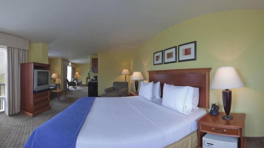 Holiday inn express trincity trinidad tobago