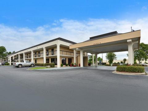 Quality Inn At The Mall Valdosta Hotel Reviews And Room Rates