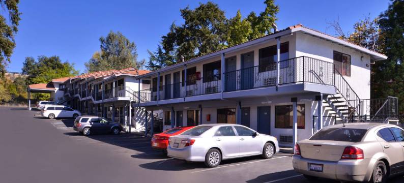 克利尔莱克酒乡美洲最佳价值套房酒店(Americas Best Value Inn & Suites Clearlake Wine Country)图片