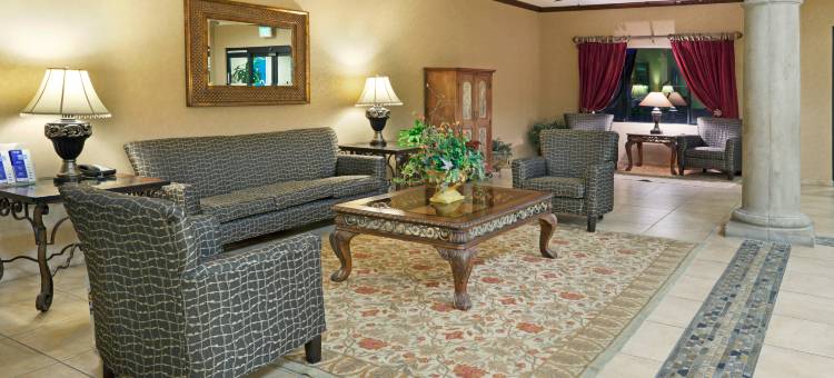 智选假日套房酒店匡(Holiday Inn Express & Suites Marina - State Beach Area)图片