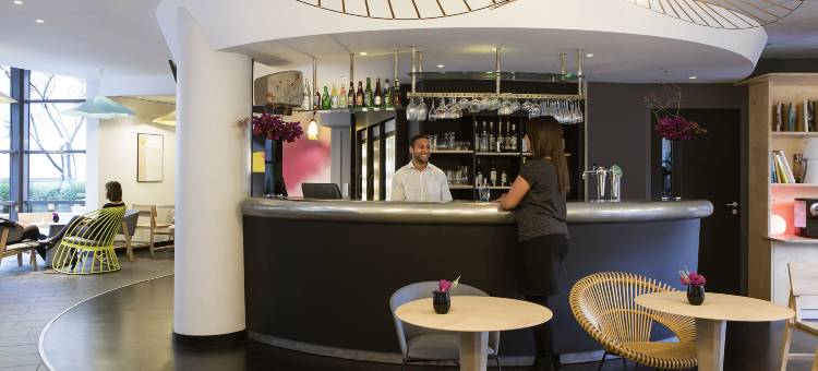 吕埃尔 - 马尔梅松火车站 B&B 酒店(B&B Hotel Rueil-Malmaison Gare)图片