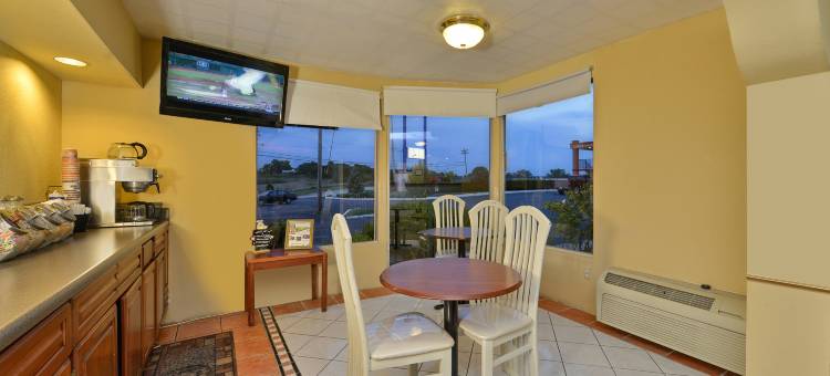 威廉斯敦美洲最佳价值套房酒店(Americas Best Value Inn and Suites Williamstown)图片