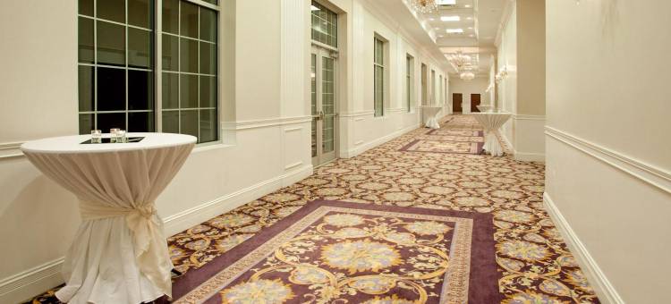 乔利埃特凯隆酒店及会议中心(Clarion Hotel & Convention Center Joliet)图片
