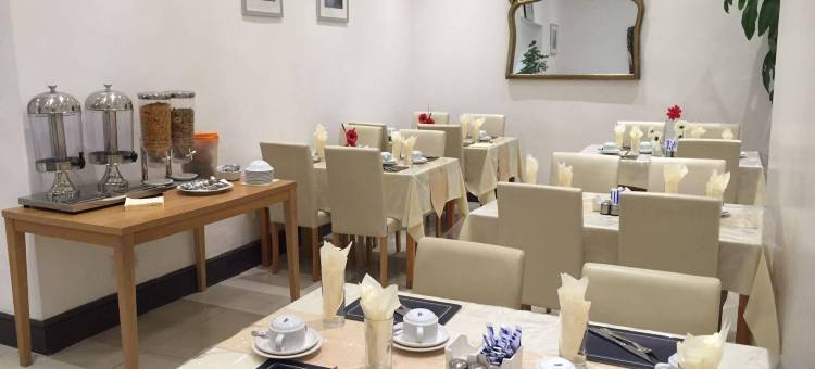 菲尔斯洛奇酒店(OYO Firs Lodge London Heathrow)图片